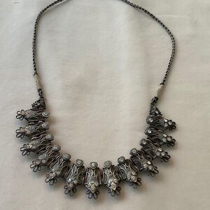 Elegant Silver Floral Necklace
